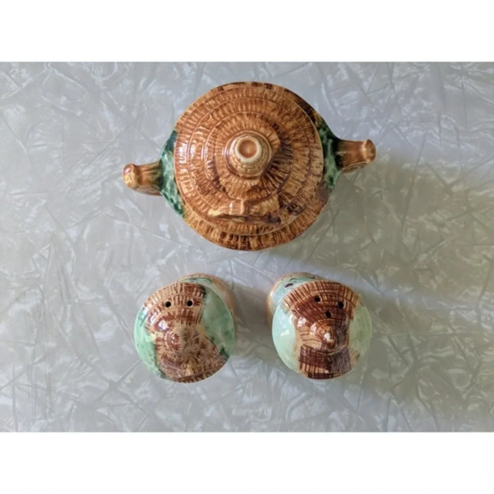 Vintage Majolica Japan Cottage Ware Sugar Bowl‎ and Salt & Pepper Shaker Set
